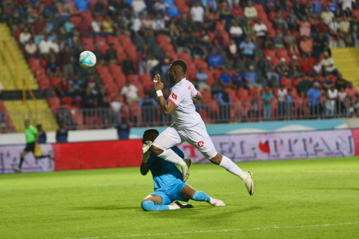 Motivo de la pelea de barras, terror en las afueras del Nacional y Olimpia hace sufrir a Motagua