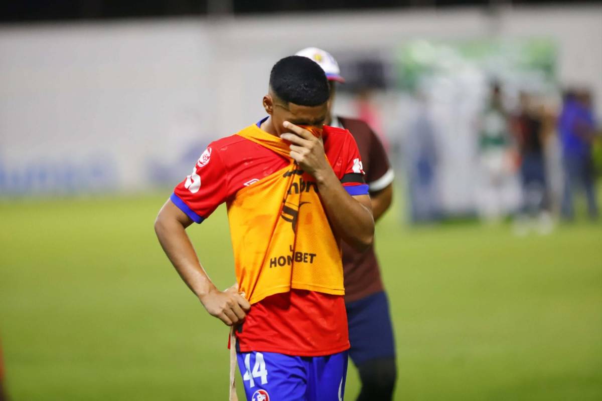 Quebraron vidrios, bronca con el rival y tristeza: Las imágenes de la eliminación de Olimpia en Liga Nacional