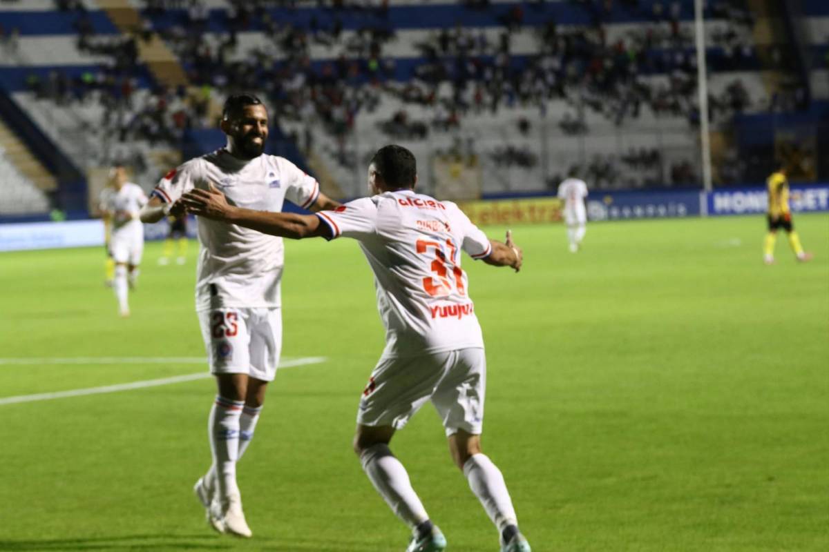 Jugador sacado en ambulancia, MVP de Olimpia y tristeza de Real España tras perder invicto