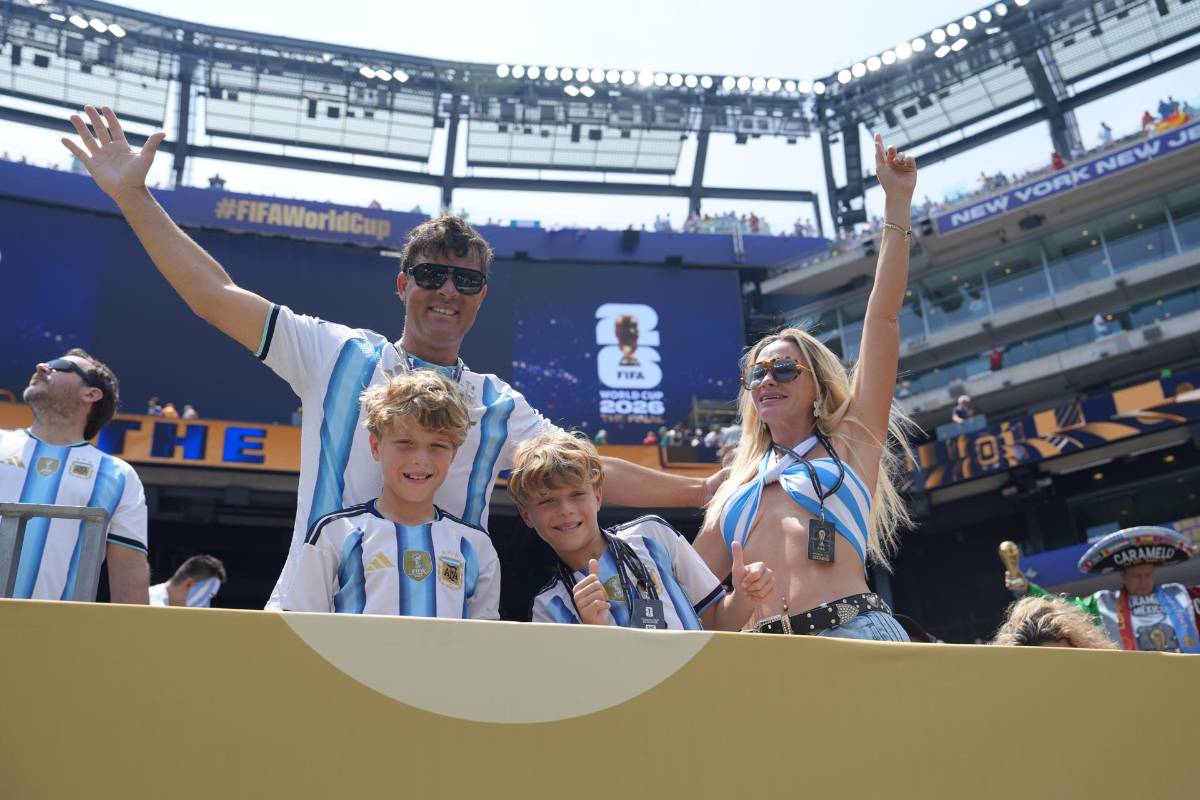 Messi sorprende con lo que hizo, bellas chicas deslumbras y afición catracha en final del Mundial 2026