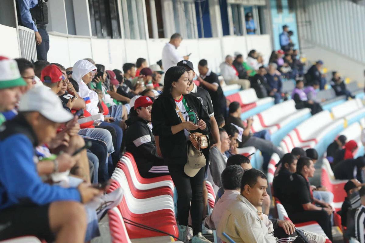 Polémica en Olimpia vs Marathón, jugadores fueron encarados por barras y lindas chicas