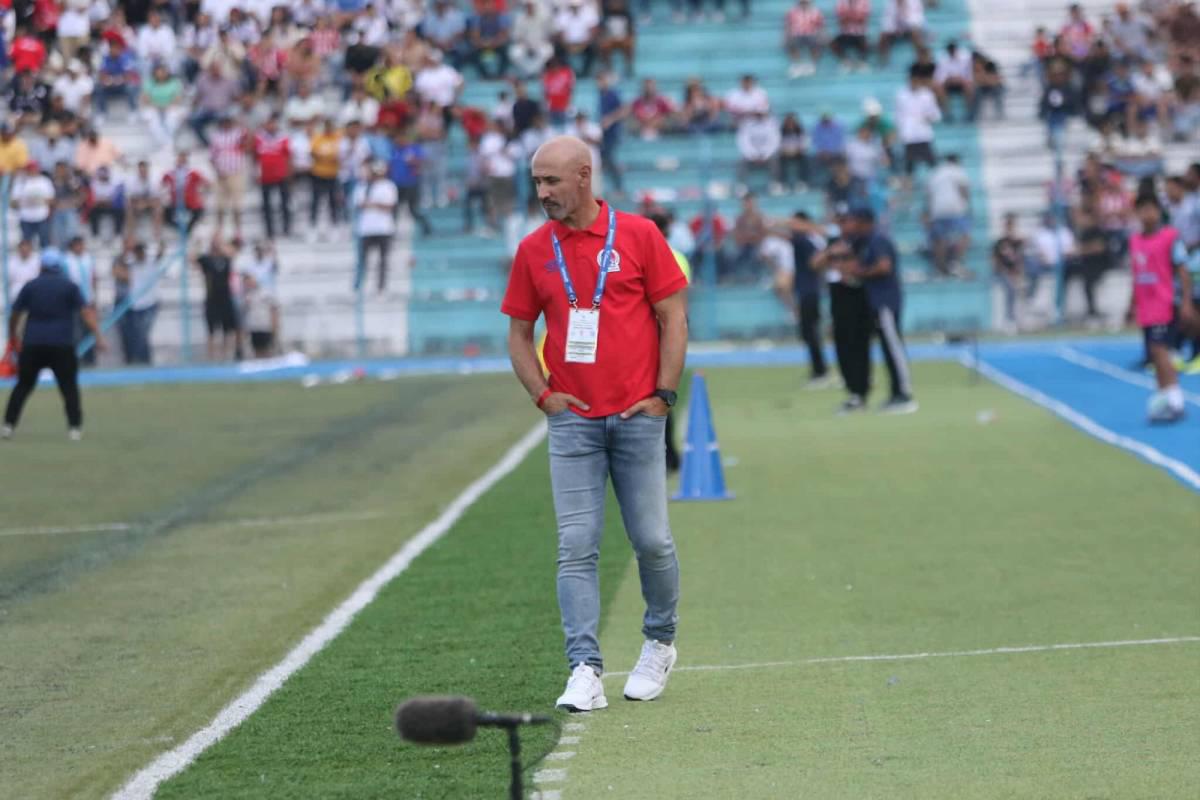 Eduardo Espinel y las razones que lo impulsaron a poner la renuncia en Olimpia