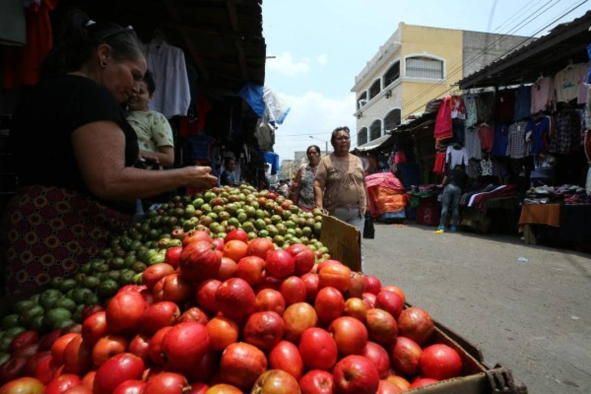 Semana Santa reactiva las ventas de productos alusivos al verano en la capital de Honduras