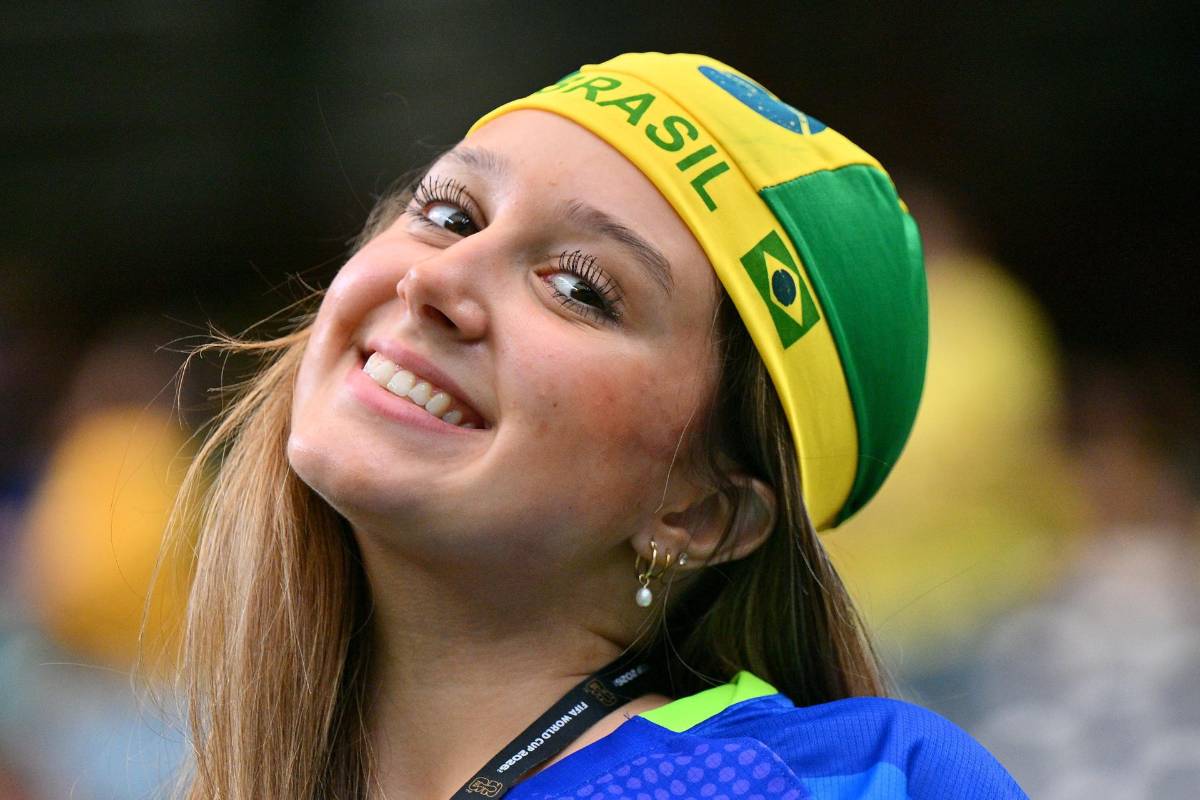 Las bellas garotas en partido de Brasil, Ronadinho sorprende y Shin Fujiyama es captado