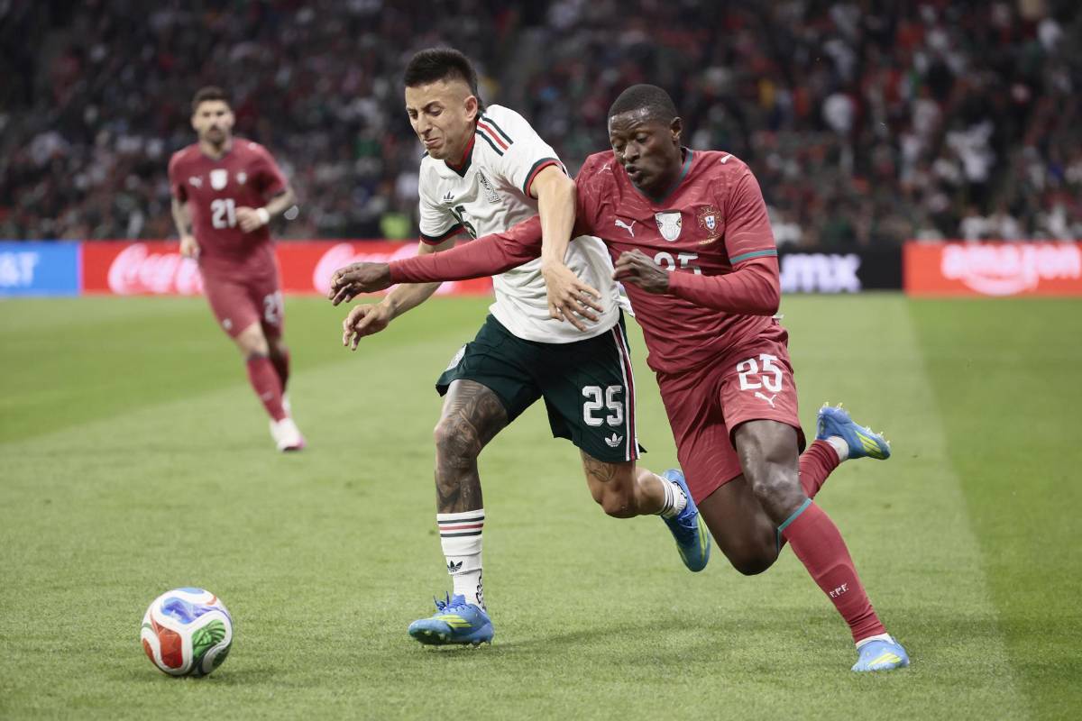 Un hombre muere al caer en la zona de palcos en la reapertura del Estadio Azteca