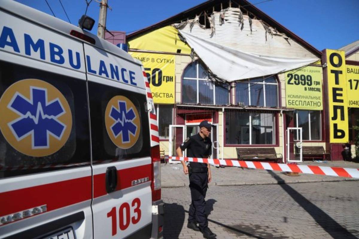 Ocho muertos en un incendio en un hotel de Ucrania