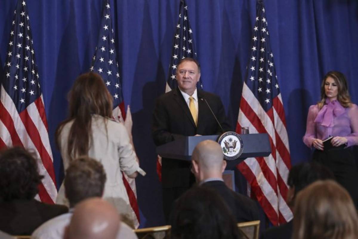 Legisladores demócratas exigen a Pompeo entregar documentos relacionados con Ucrania