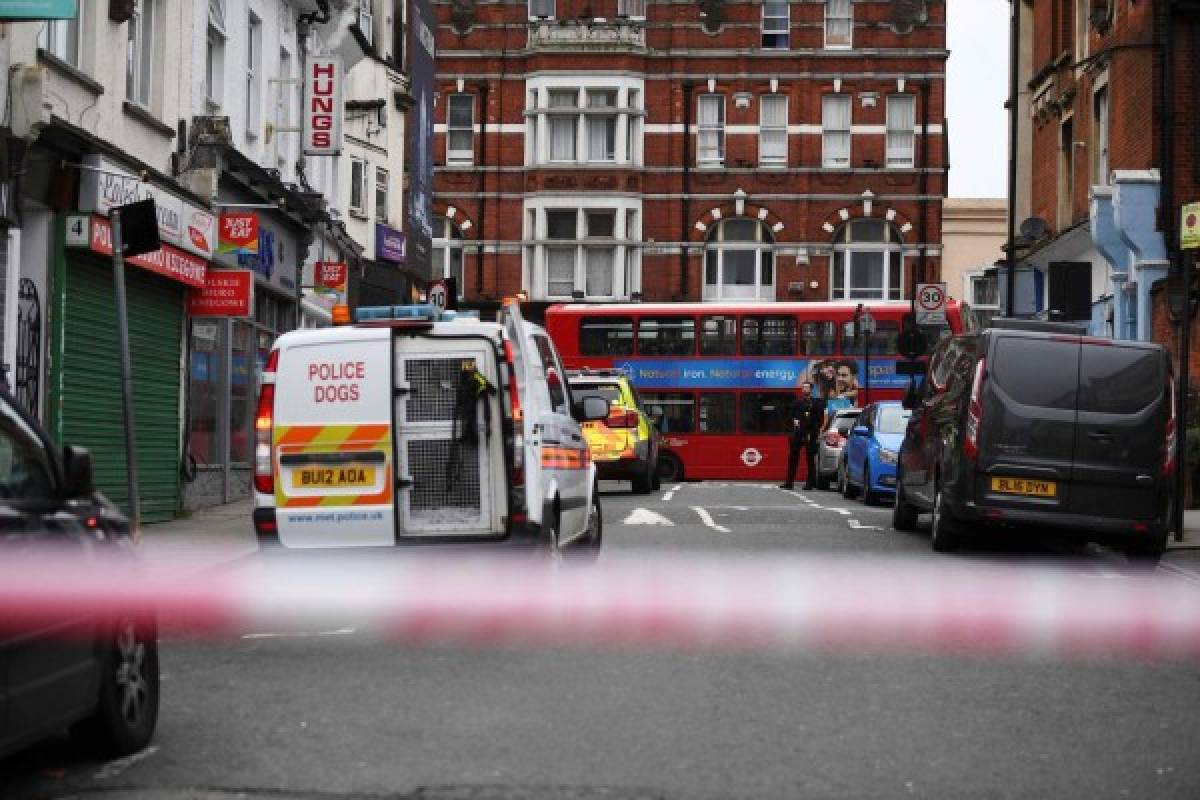 Policía de Londres mata a hombre que apuñaló a varias personas en acto 'terrorista'