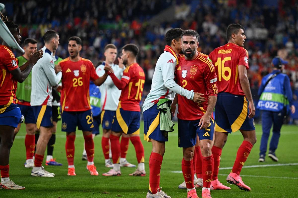 España derrota a Italia gracias a un autogol y clasifica a octavos de final en la Euro