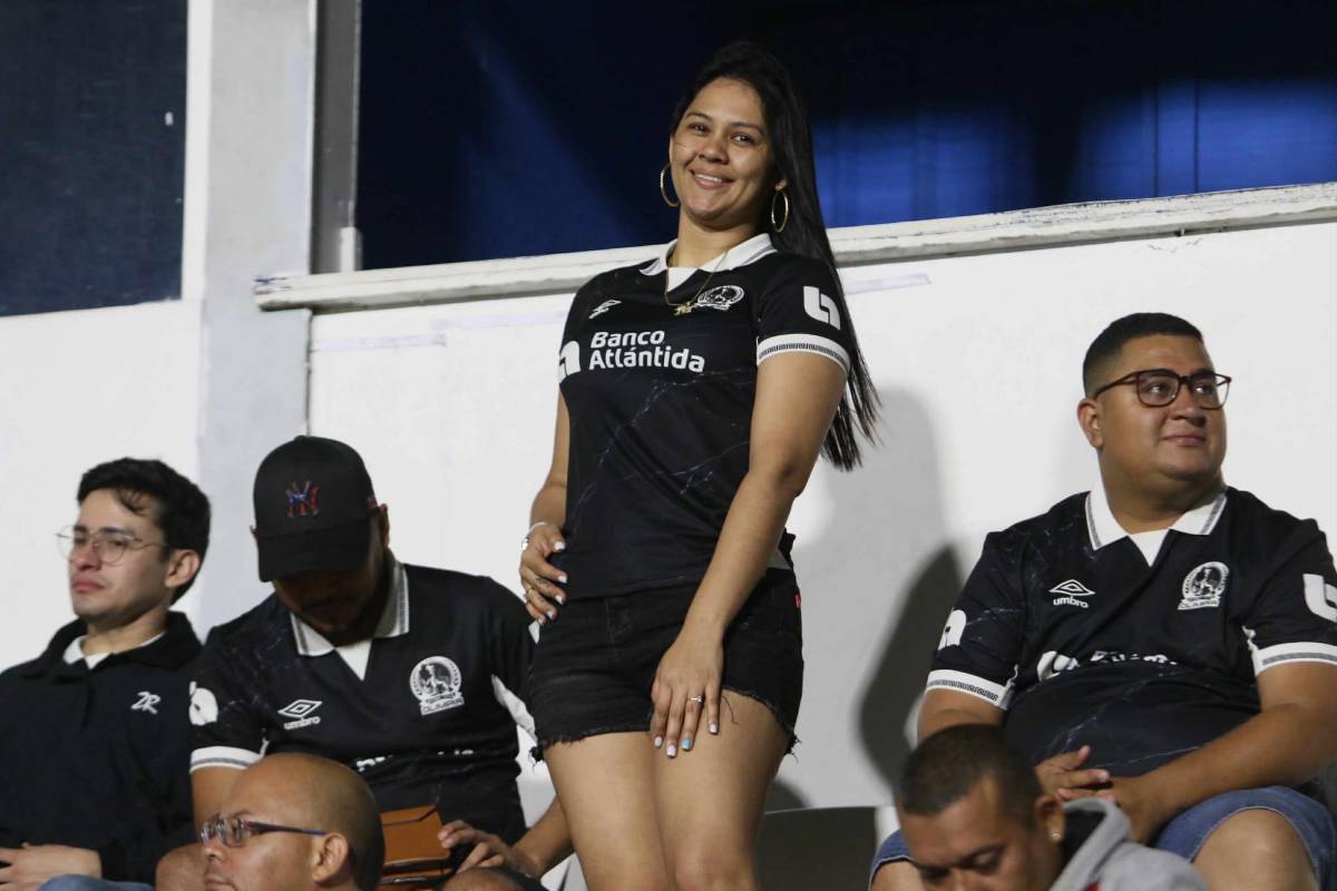 ¡Fue una pasarela! Las bellas chicas que encendieron la previa del Olimpia vs Alajuelense