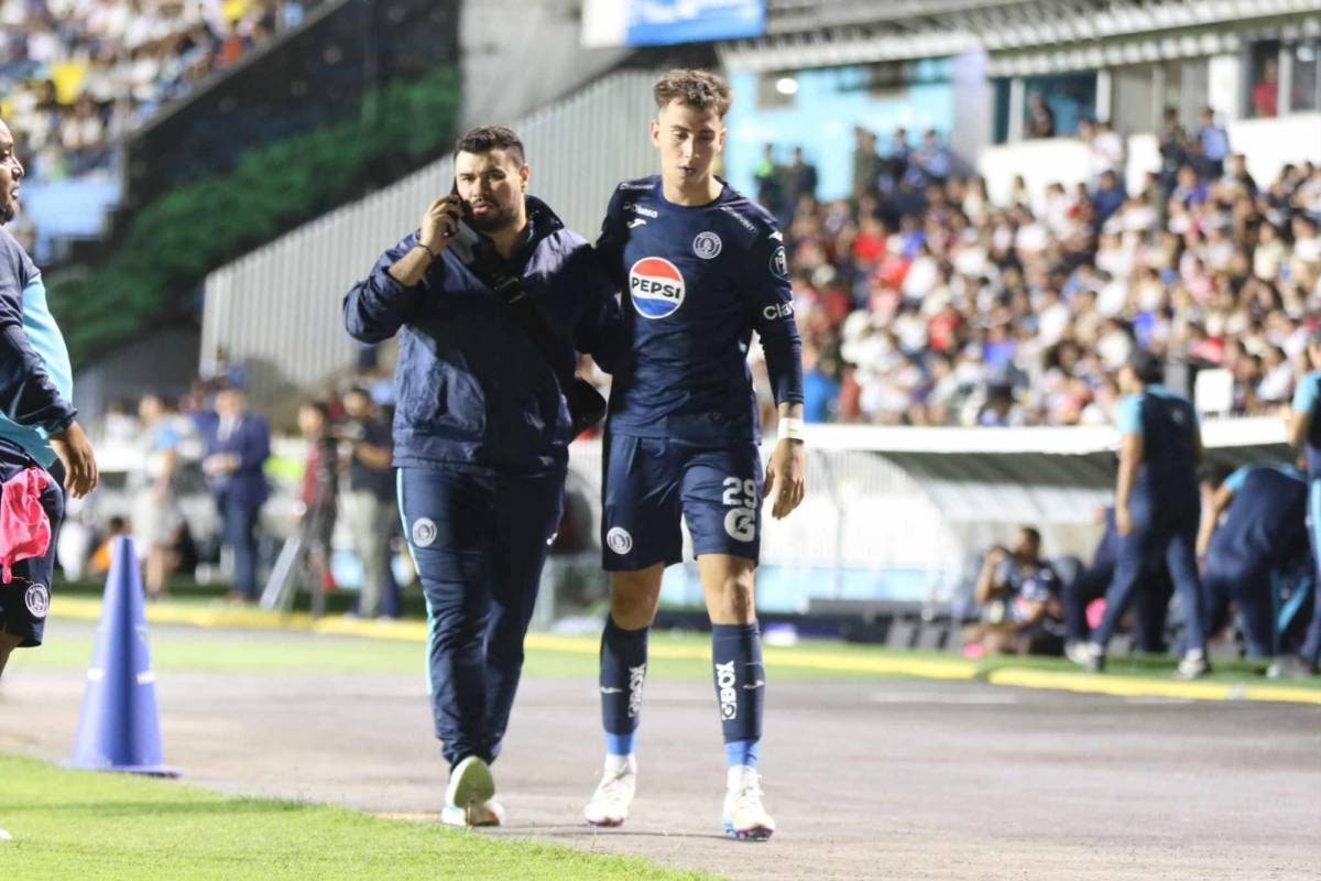 Auzmendi salió en ambulancia, fuerte pelea entre jugadores y show del Droopy en triunfo de Motagua Auzmendi salió en ambulancia, fuerte pelea entre jugadores y show del Droopy en triunfo de Motagua