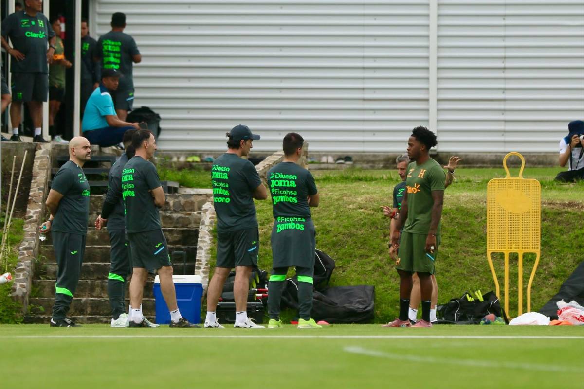 Edwin Rodríguez preocupa, legionario llega con lujosa bolsa y sorpresa en entreno de Honduras