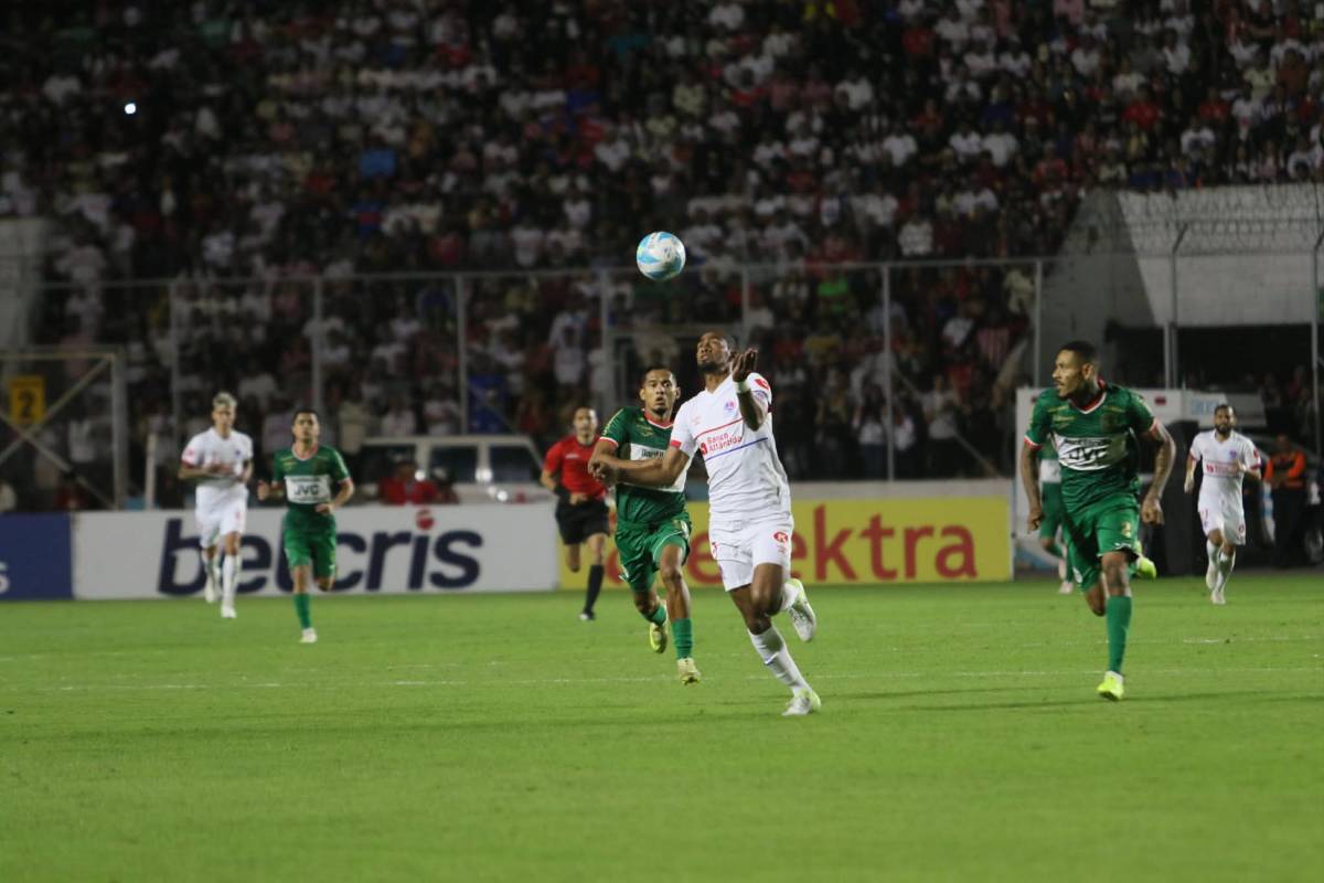 Pelea entre jugadores, insólita interrupción, gol de Puskas y Olimpia celebra título ante Marathón