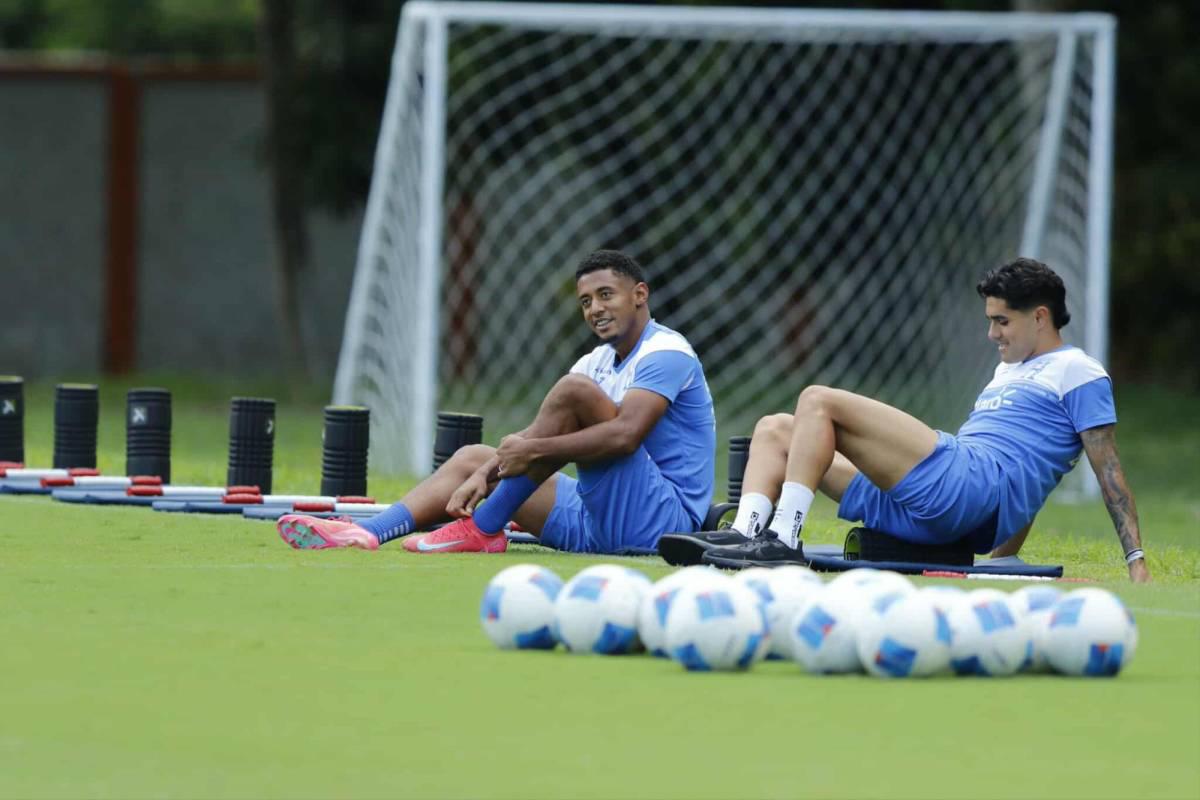 Bella chica llegó a entreno de Honduras y la alegría que causó arribo de Palma y Rivas