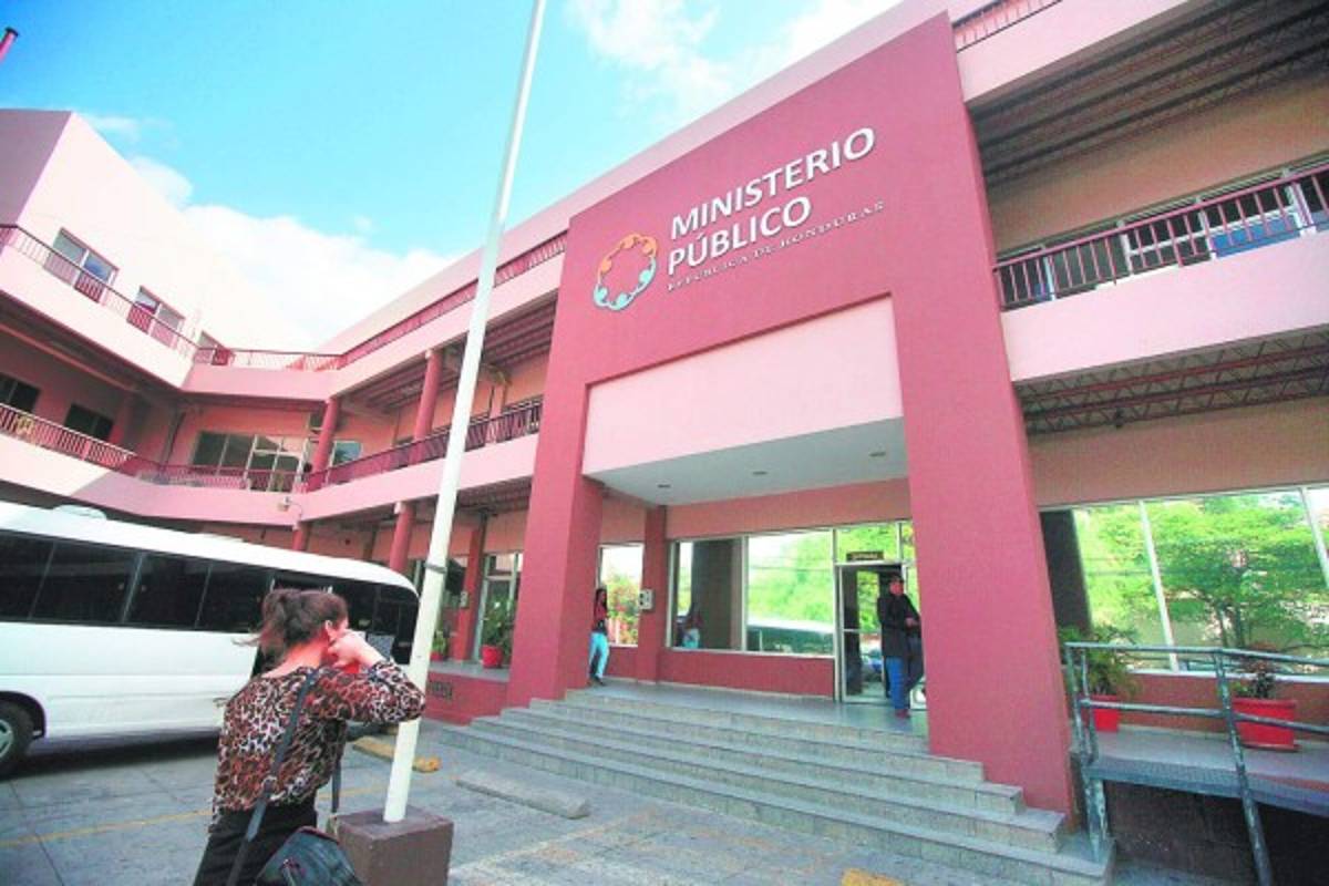 Cheques a partido político habrían salido de una 'empresa fantasma”