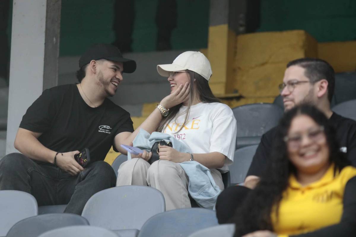 Periodista enamora, argentino sorprende, pleito de aficionados y héroe de Real España ante Motagua