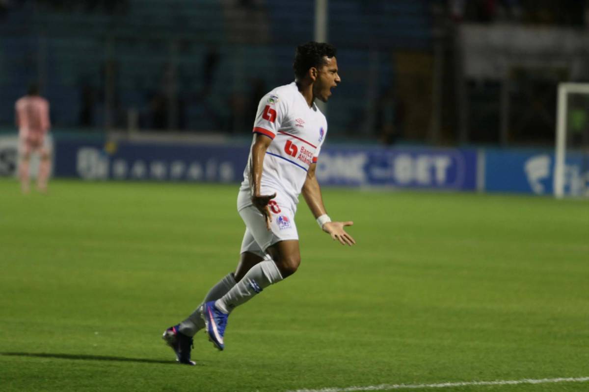 Motivo de la pelea de barras, terror en las afueras del Nacional y Olimpia hace sufrir a Motagua
