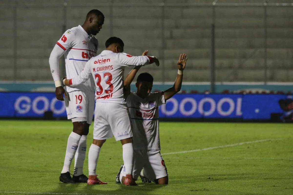 Sufrimiento de Espinel, lindas chicas y felicidad de Olimpia tras vencer a Platense en el Nacional