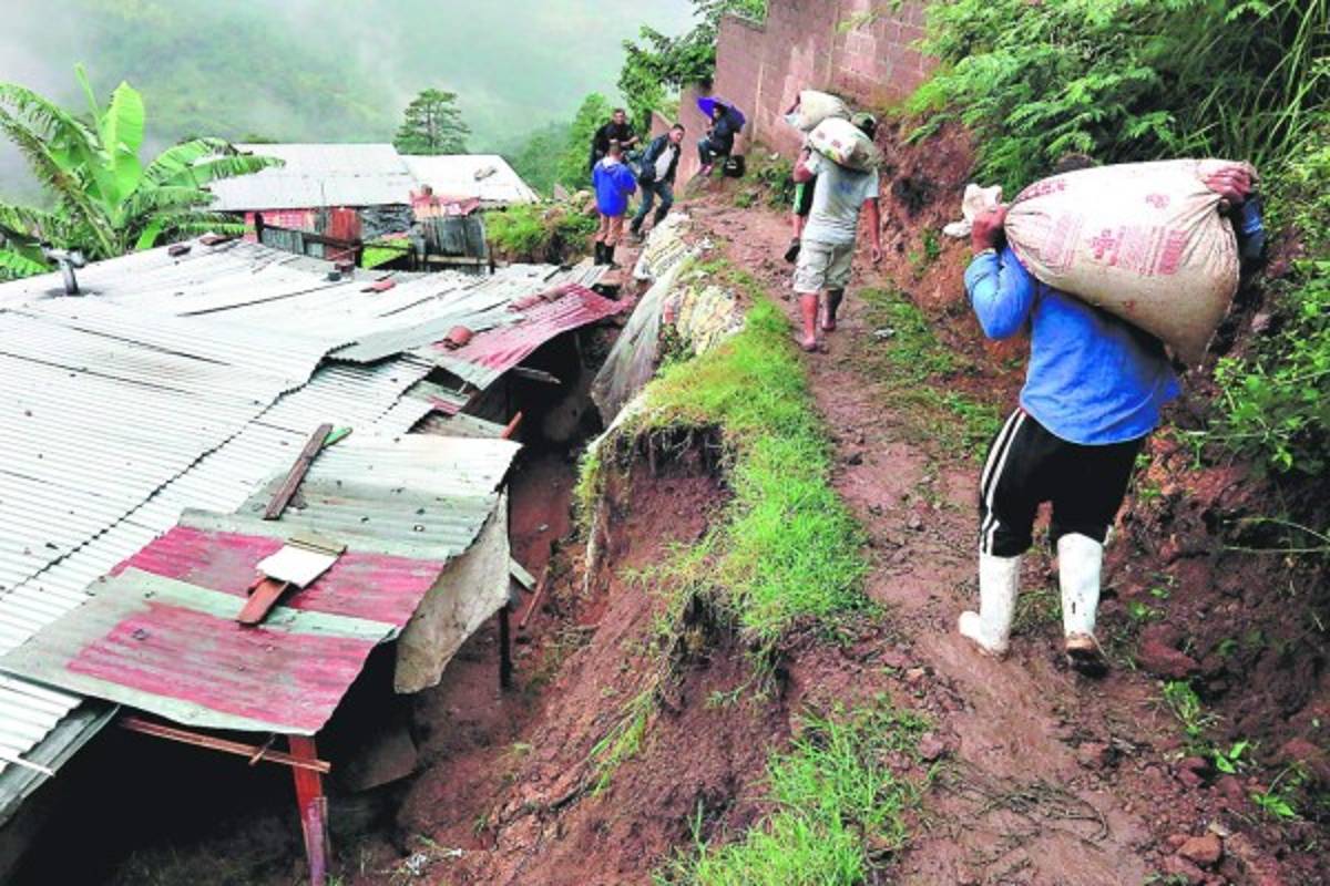 Copiosas lluvias generan zozobra en la capital