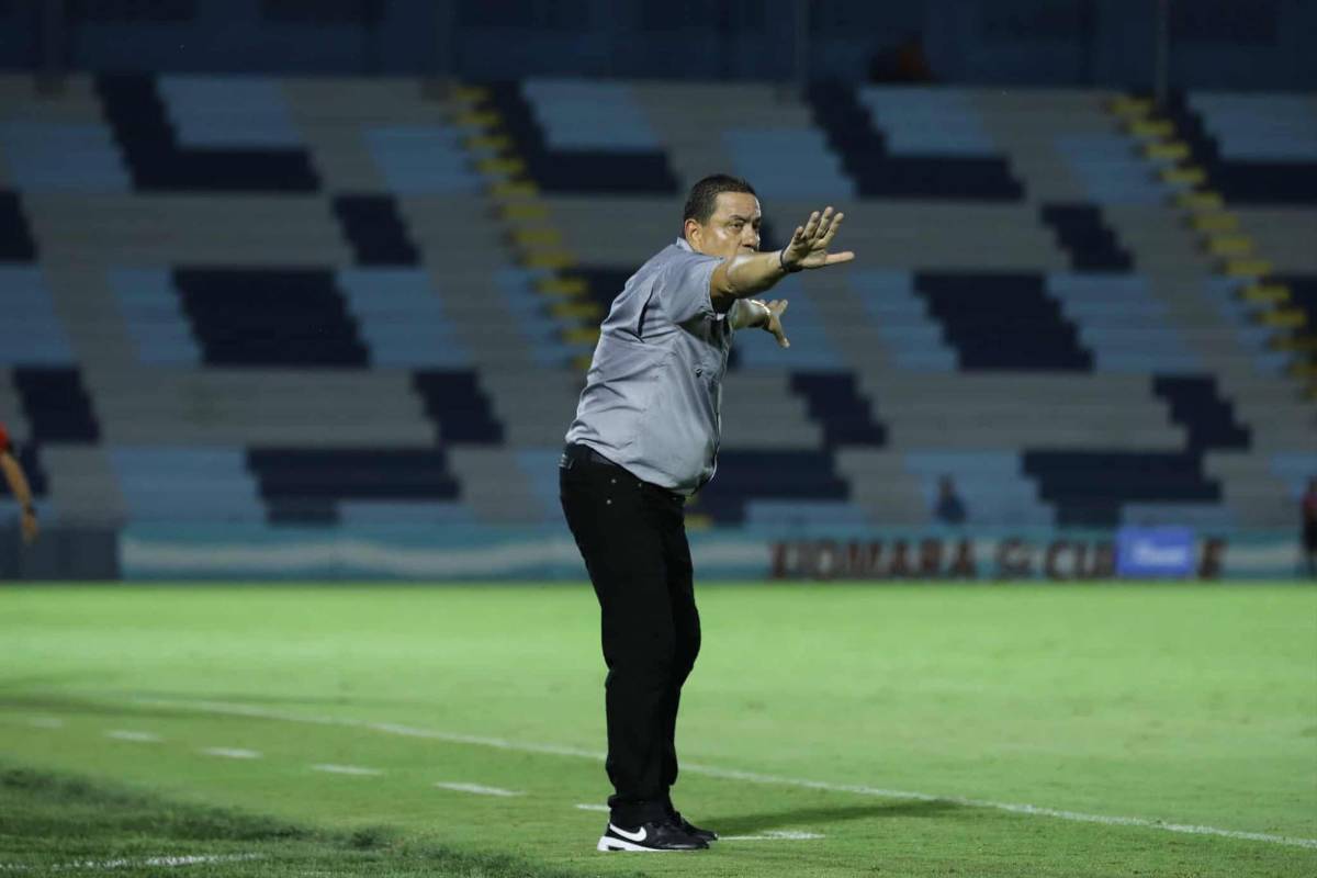 Bronca de Espinel, linda chica cautivó, show de la Ultra y épica remontada de Olimpia vs Victoria