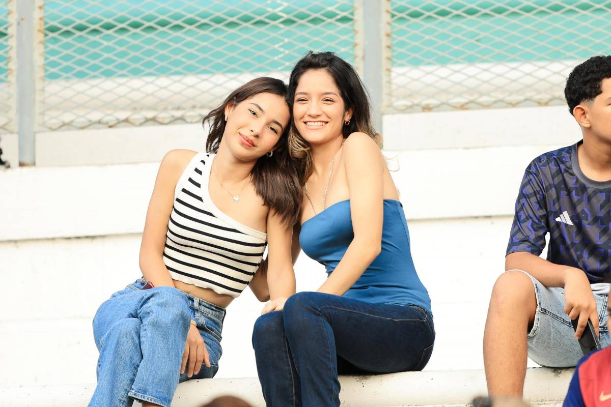 Partido de tiktokers se llena de chicas lindas: Milagro Flores sorprende con otras influencers