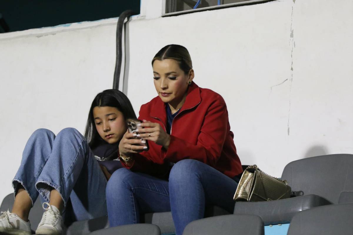 Auzmendi sorprende, bella mamá de jugador de Motagua y detalle en memoria a Orinson
