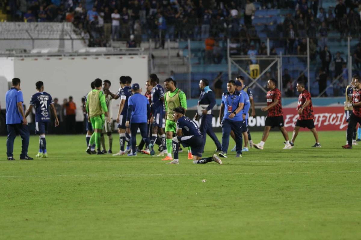 Bronca de jugadores y tristeza: Postales de la eliminación de Motagua en Copa Centroamericana