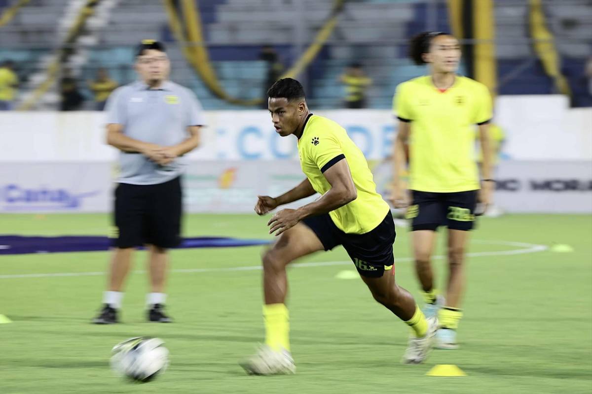 Bellas chicas cautivaron, jugador salió herido y la bronca de Real España en el Morazán