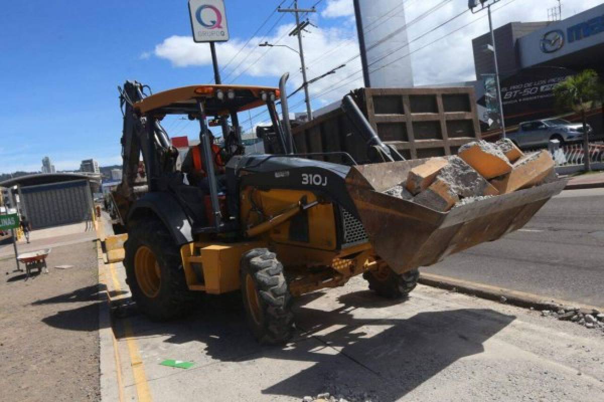 Tegucigalpa: Remueven bordillos del Trans 450 en Plaza Miraflores