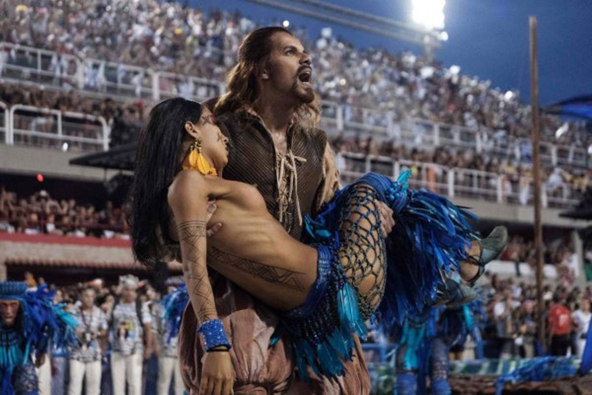Accidente con 20 heridos empaña inicio de desfiles del Carnaval de Rio 