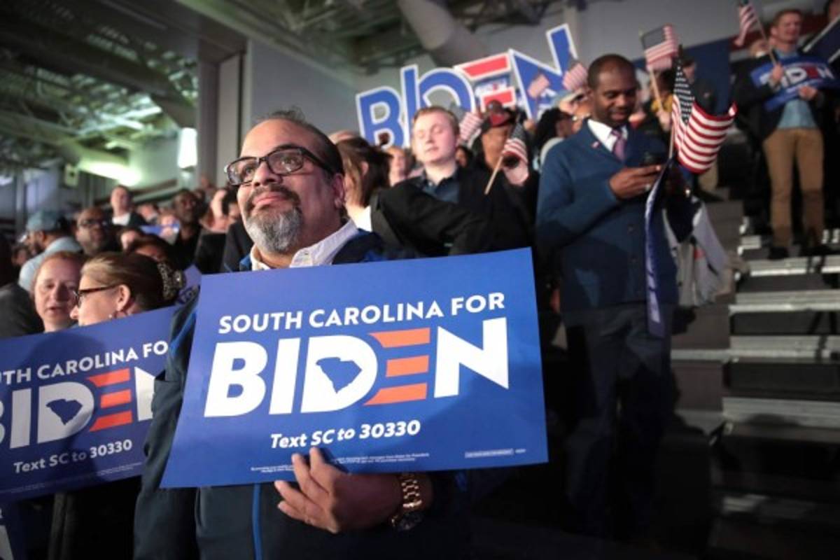 Biden gana primarias demócratas de Carolina del Sur, según proyecciones de medios
