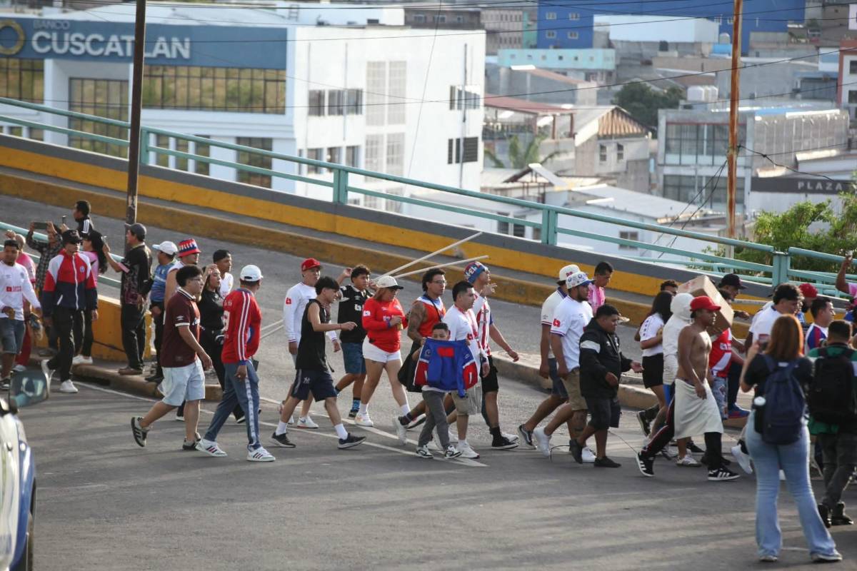 Olimpia vs Mixco: Lindas chicas, barra Ultra Fiel deslumbra y el ambiente en duelo de Copa Centroamericana