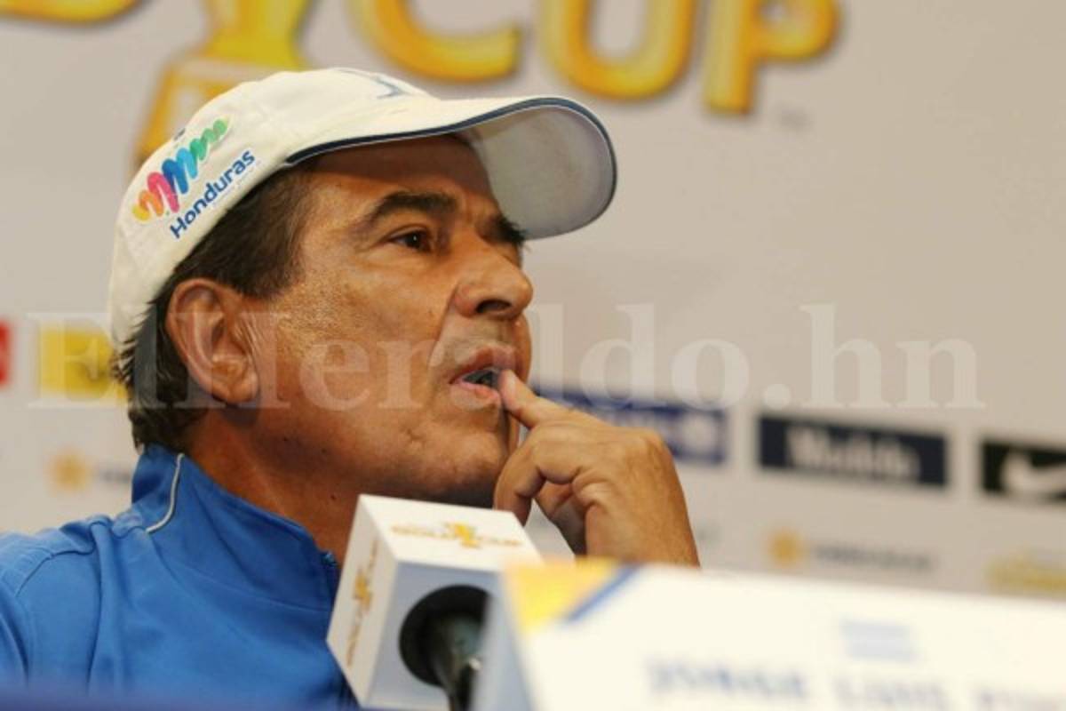 Jorge Luis Pinto responde insultos del Bolillo Gómez: 'Respete a Honduras y a Colombia'