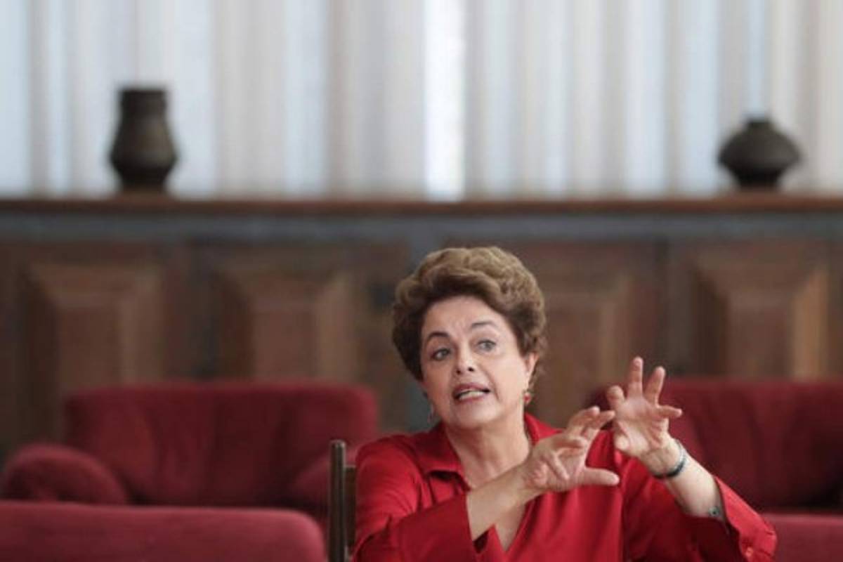 Aplazan votación en juicio político de Rousseff