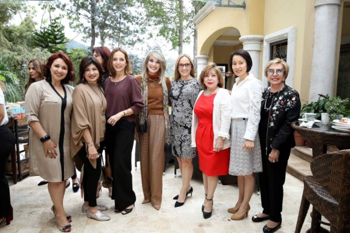 Damas solidarias comparten almuerzo en ayuda al Hospital San Felipe
