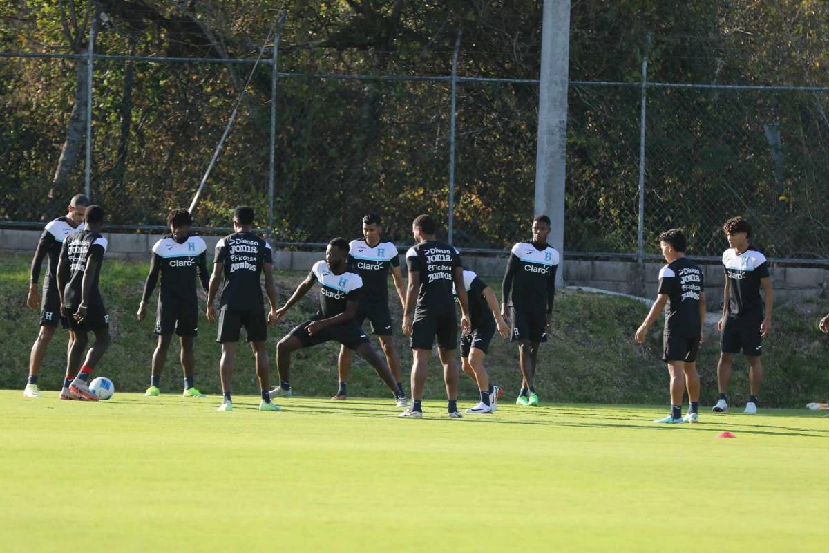 Caras nuevas, visita sorpresa y gran ambiente en primer entreno de la Selección de Honduras