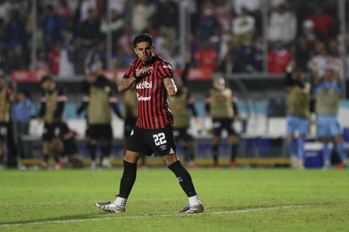 Amargura de Olimpia, villanos del partido y alegría de Alajuelense tras clasificar a final de Copa Centroamericana