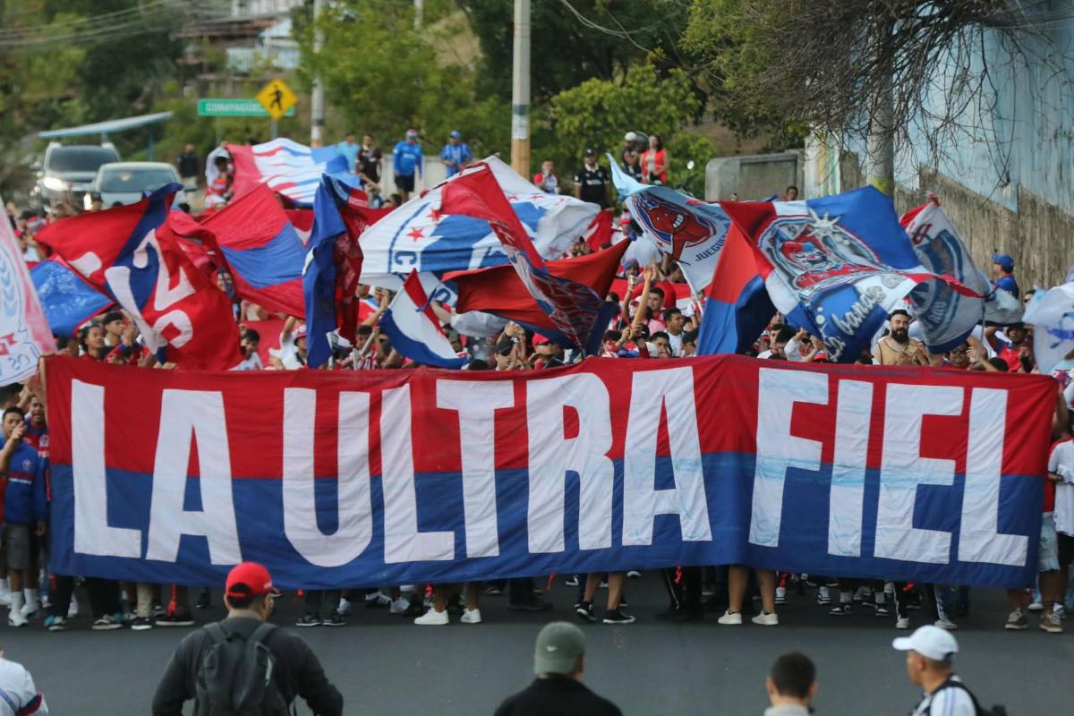 Bellas chicas, show de la Ultra Fiel, reconocimiento a figuras del Olimpia y los nuevos fichajes