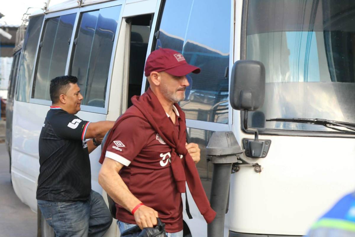 Hincha capturado, ambientazo previo al Olimpia vs Real España y; ¿quién es la linda pelinegra?