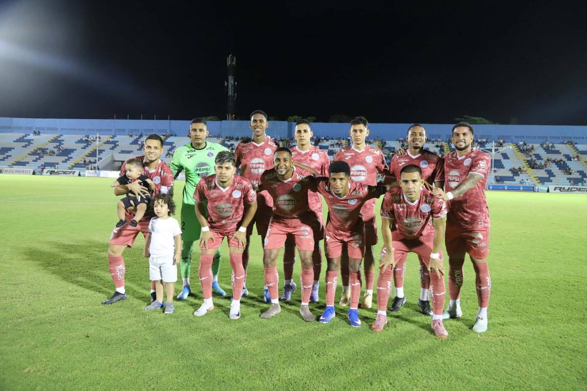 En fotos: Pelinegra deslumbra, La Ceiba se viste de gala y el show de Motagua ante Victoria