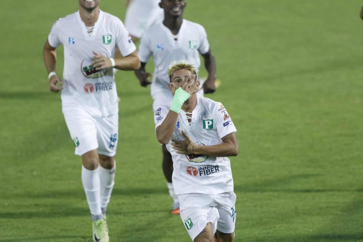 Bella periodista deslumbró, inesperado villano del Marathón vs Platense y polémica del partido