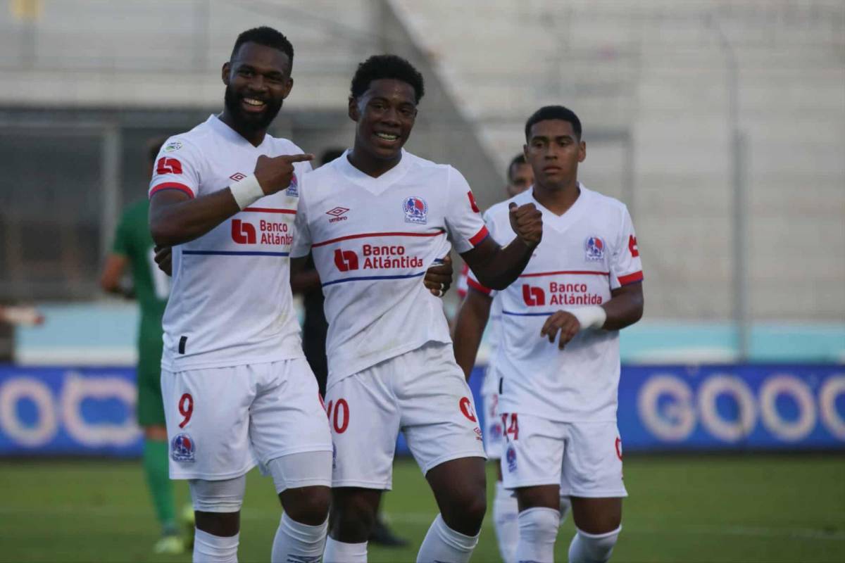Sufrimiento de Espinel, lindas chicas y felicidad de Olimpia tras vencer a Platense en el Nacional
