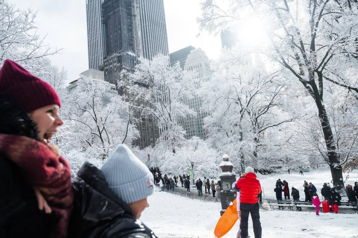 Tormenta de nieve afecta Nueva York: vuelos suspendidos y alerta en los cinco distritos