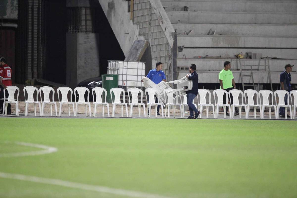 Penoso: Con sillas plásticas y arreglos de último minuto se jugará el Motagua vs Cincinnati