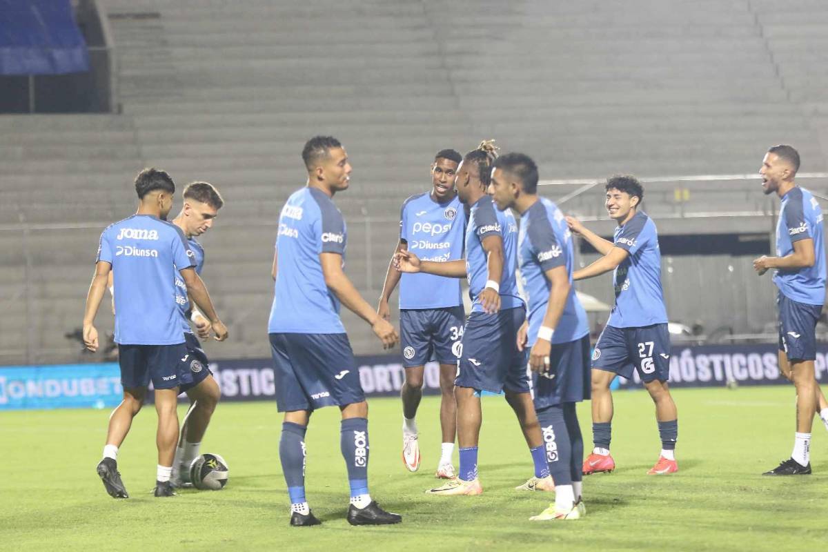 Llegó un campeón, sorpresa de la ´Revo´ y bonito ambiente previo al Motagua vs Real España