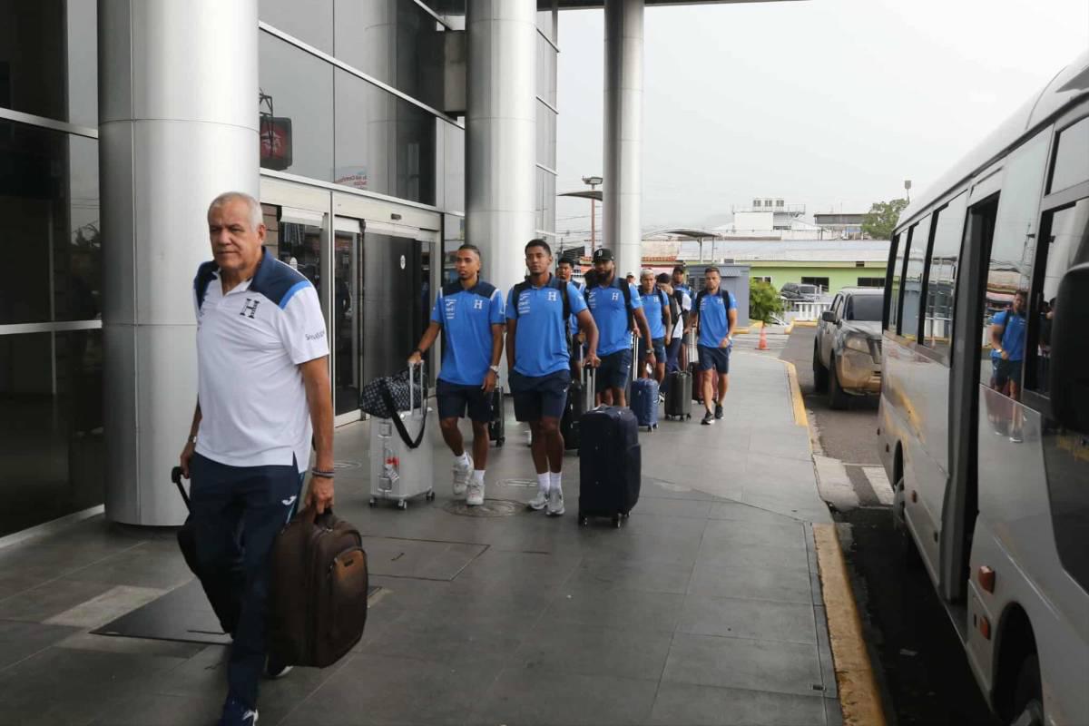Con cara de pocos amigos llegaron seleccionados de Honduras a Tegucigalpa