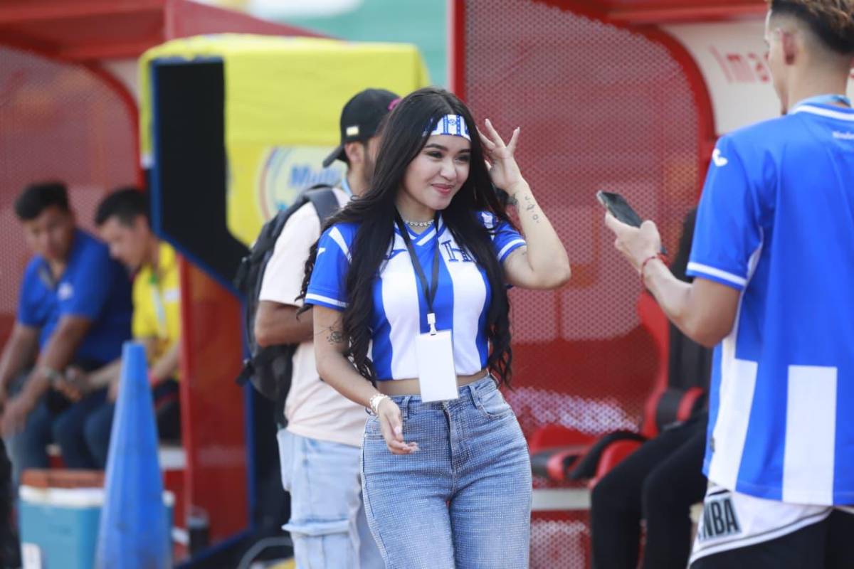 Partido de tiktokers se llena de chicas lindas: Milagro Flores sorprende con otras influencers