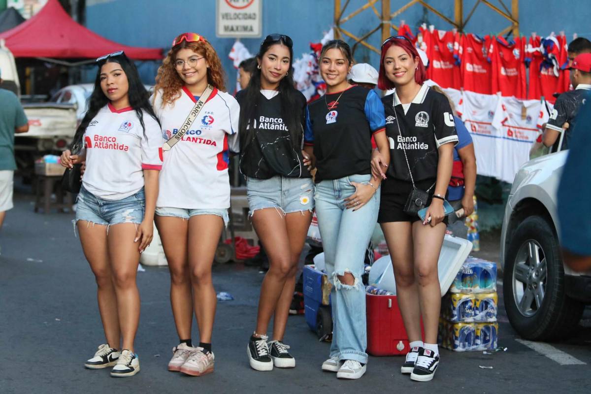 ¡Fue una pasarela! Las bellas chicas que encendieron la previa del Olimpia vs Alajuelense