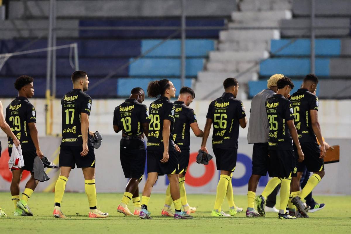 Bellas chicas cautivaron, jugador salió herido y la bronca de Real España en el Morazán