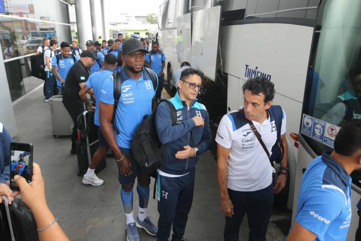 Con cara de pocos amigos llegaron seleccionados de Honduras a Tegucigalpa